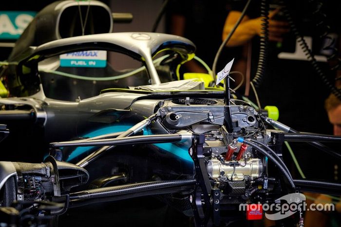 Mercedes AMG F1 W10 detalle frontal