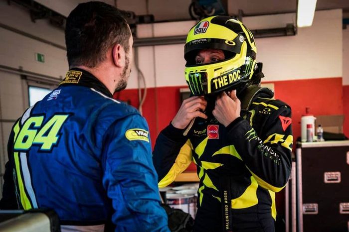 Valention Rossi prova la Ferrari 488 GT3 Kessel Racing
