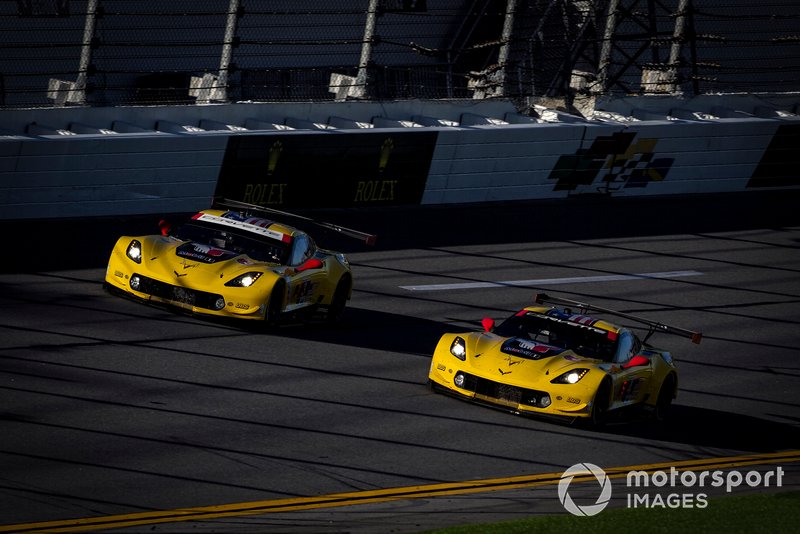 #3 Corvette Racing Corvette C7.R, GTLM: Ян Магнуссен, Антоніо Гарсія, Майк Рокенфеллер, #4 Corvette Racing Corvette C7.R, GTLM: Олівер Гевін, Томмі Мілнер, Марсель Фасслер