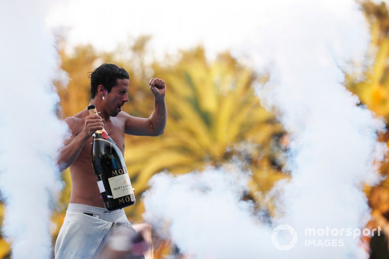 Lucas Di Grassi, Audi Sport ABT Schaeffler, festeggia sul podio dopo aver vinto la gara