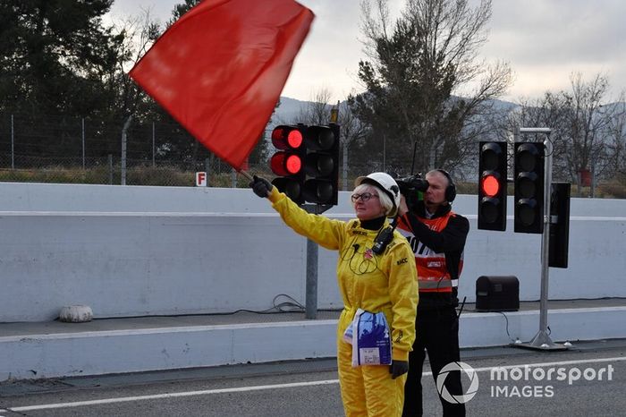 Los comisarios podrán teletrabajar, operar de manera remota, si por cualquier circunstancia no han podido llegar hasta el circuito donde se celebra el gran premio
