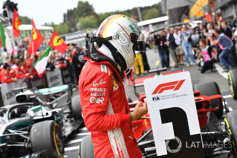 Yarış galibi Sebastian Vettel, Ferrari, parc ferme