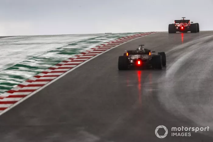 Sebastian Vettel, Ferrari SF1000, Lewis Hamilton, Mercedes F1 W11