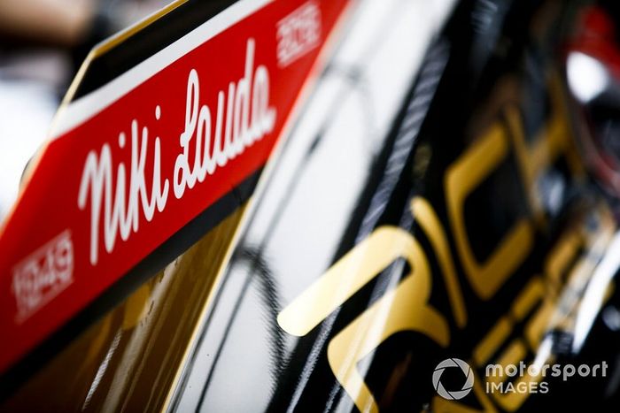 Homenaje a Niki Lauda en el Haas F1 Team VF-19