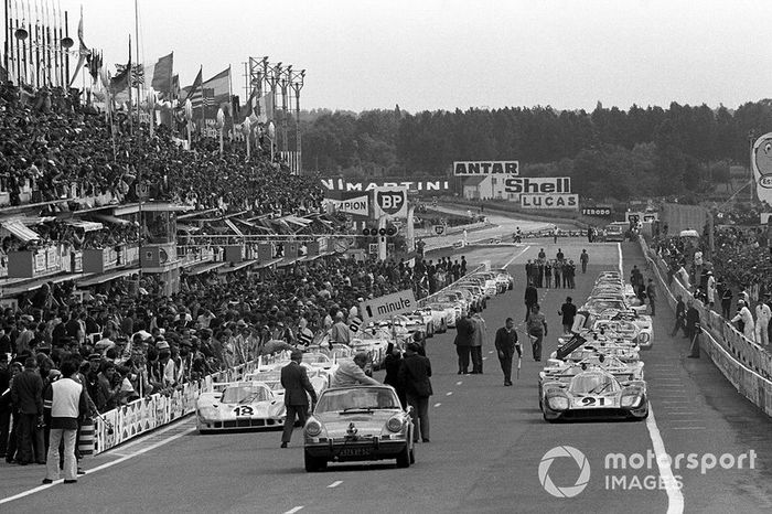 Pedro Rodrigue, Jackie Oliver, Porsche 917 LH, Gerard Larrousse, Vic Elford, Martini Racing Team, Porsche 917 LH