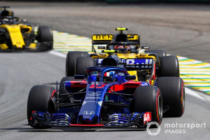 Pierre Gasly, Scuderia Toro Rosso STR13, Carlos Sainz Jr., Renault Sport F1 Team R.S. 18, y Nico Hulkenberg, Renault Sport F1 Team R.S. 18
