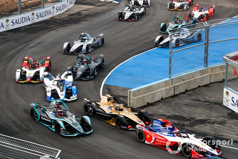 Jérôme d'Ambrosio, Mahindra Racing, M5 Electro Andre Lotterer, DS TECHEETAH, DS E-Tense FE19, Mitch Evans, Panasonic Jaguar Racing, Jaguar I-Type 3 at the start