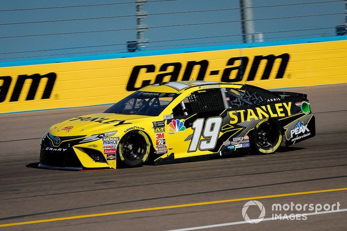 Daniel Suarez, Joe Gibbs Racing, Toyota Camry STANLEY