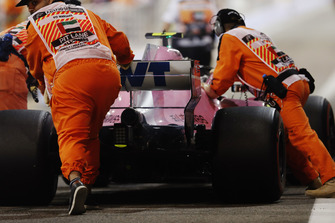 Esteban Ocon, Racing Point Force India VJM11, retires from the race