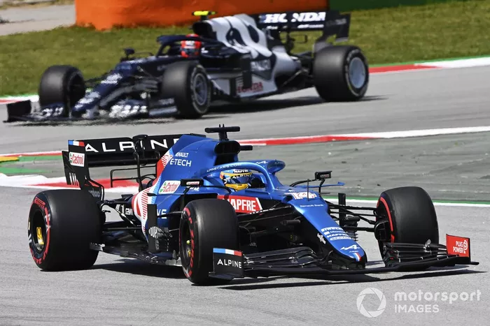 Fernando Alonso, Alpine A521, Pierre Gasly, AlphaTauri AT02