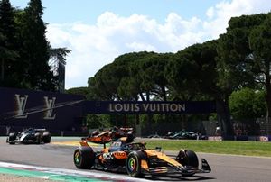 Lando Norris, McLaren, Oscar Piastri, McLaren, George Russell, Mercedes