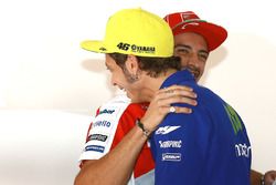 Valentino Rossi, Yamaha Factory Racing, Andrea Iannone, Ducati Team