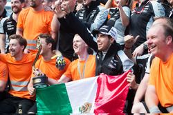 Sergio Pérez, Sahara Force India F1 celebra su tercera posición con el equipo