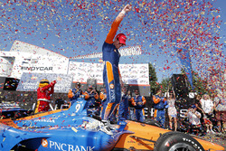 Le vainqueur Scott Dixon, Chip Ganassi Racing Honda