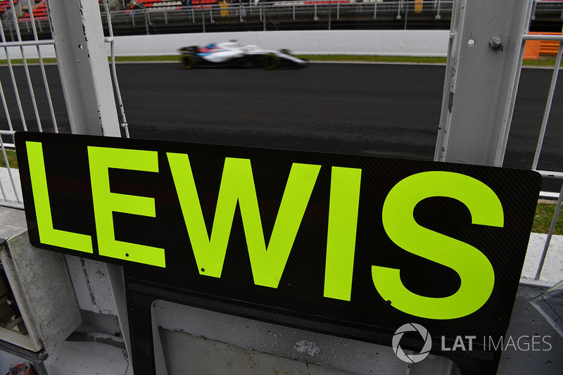 Pizarras para Lewis Hamilton, Mercedes-AMG F1