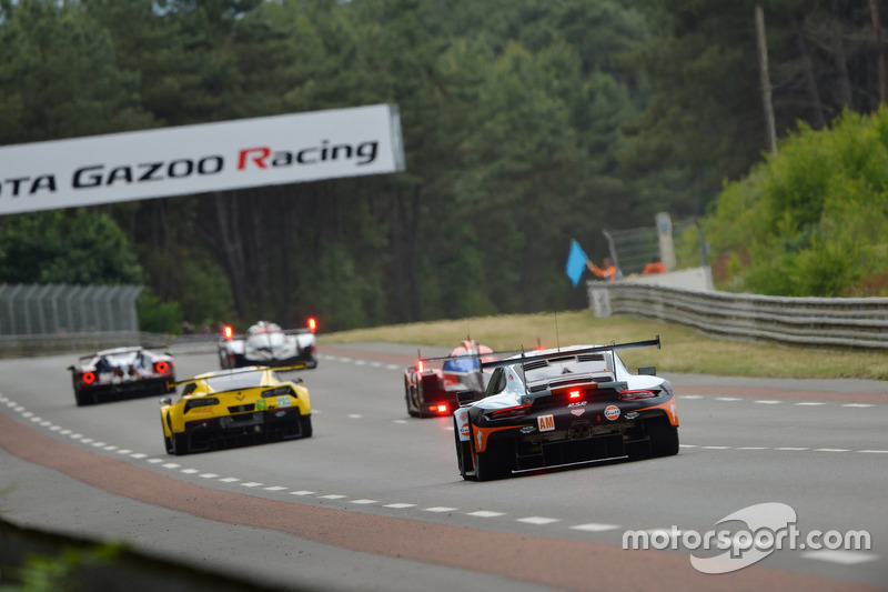 #86 Gulf Racing Porsche 911 RSR: Michael Wainwright, Benjamin Barker, Alex Davison