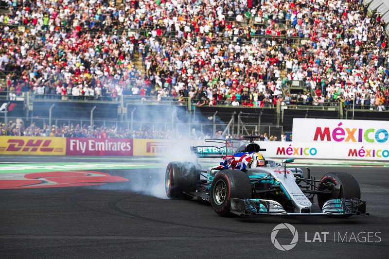 2017 World Champion Lewis Hamilton, Mercedes AMG F1