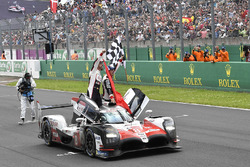 Winnaars #8 Toyota Gazoo Racing Toyota TS050: Sébastien Buemi, Kazuki Nakajima, Fernando Alonso