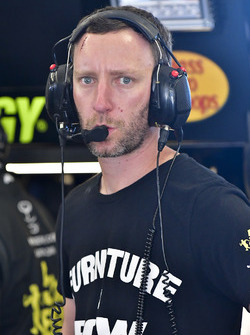 Martin Truex Jr., Furniture Row Racing, Toyota Camry 5-hour ENERGY/Bass Pro Shops, Cole Pearn