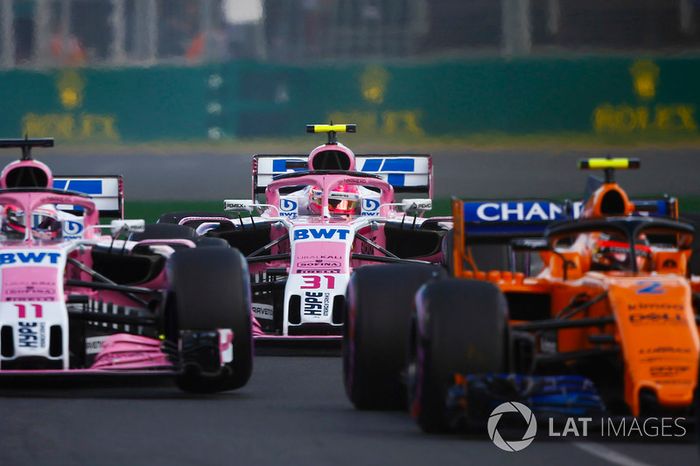 Stoffel Vandoorne, McLaren MCL33 Renault, Sergio Perez, Force India VJM11 Mercedes, et Esteban Ocon, Force India VJM11 Mercedes