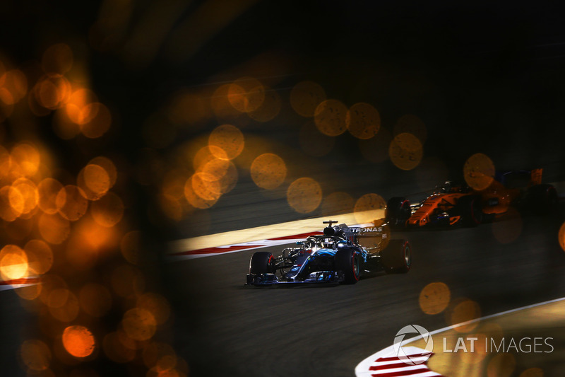Льюіс Хемілтон, Mercedes AMG F1 W09, Стоффель Вандорн, McLaren MCL33 Renault