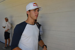 Pierre Gasly, Scuderia Toro Rosso tijdens de rijdersparade