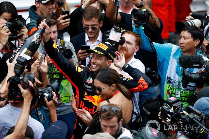Ganador de la carrera Daniel Ricciardo, Red Bull Racing