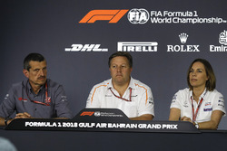 Керівник Haas F1 Гюнтер Штафнер, виконавчий директор McLaren Зак Браун, заступник керівника Williams