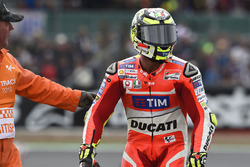Andrea Iannone, Ducati Team, después de su choque