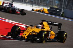 Kevin Magnussen, Renault Sport F1 Team RS16