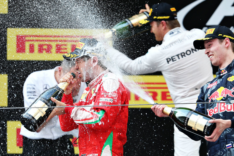 Podium: Sieger Nico Rosberg, Mercedes AMG F1 Team; 2. Sebastian Vettel, Ferrari; 3. Daniil Kvyat, Re