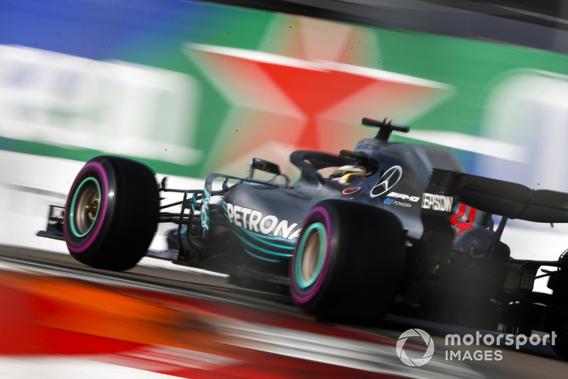 2: Льюіс Хемілтон, Mercedes AMG F1 W09, 1'31.532
