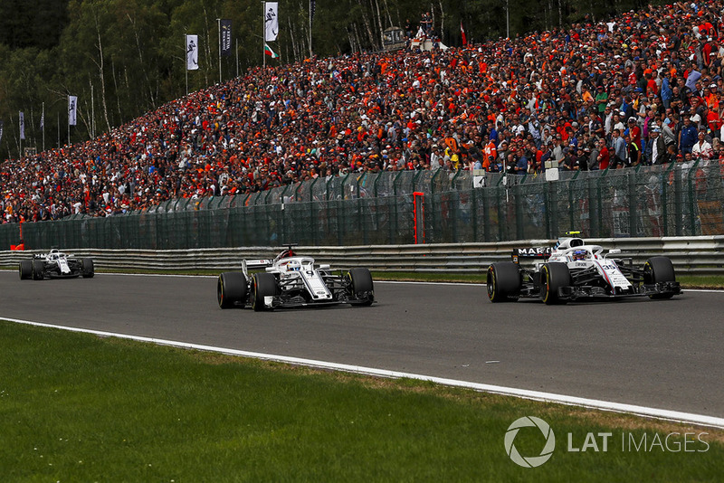 Sergey Sirotkin, Williams FW41 and Marcus Ericsson, Sauber C37