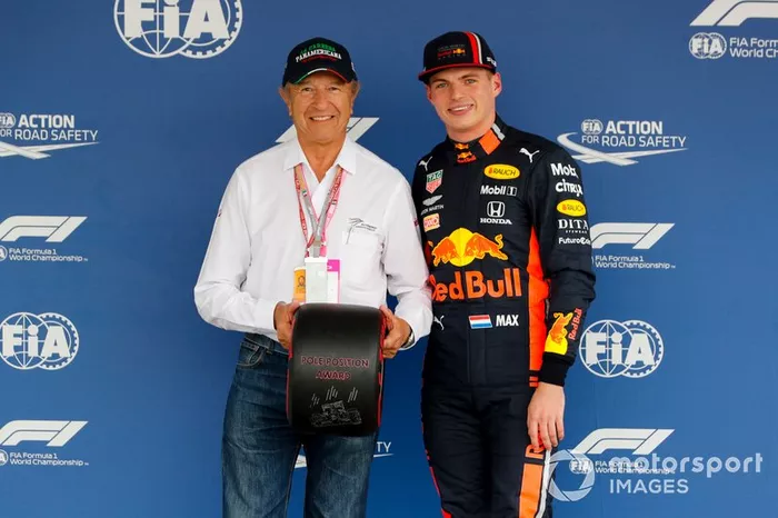Jo Ramírez presents Pole sitter Max Verstappen, Red Bull Racing con il Pirelli Pole Position Award