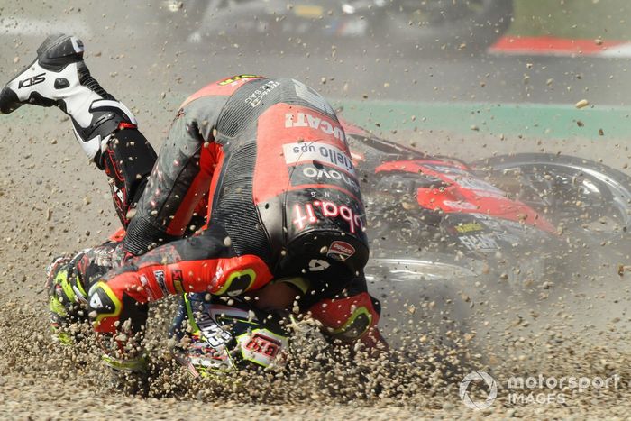 Caída de Alvaro Bautista, Aruba.it Racing Ducati