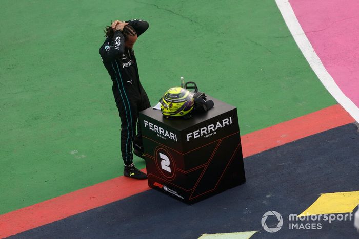 Lewis Hamilton, Mercedes AMG, 2ª posición, en Parc Ferme