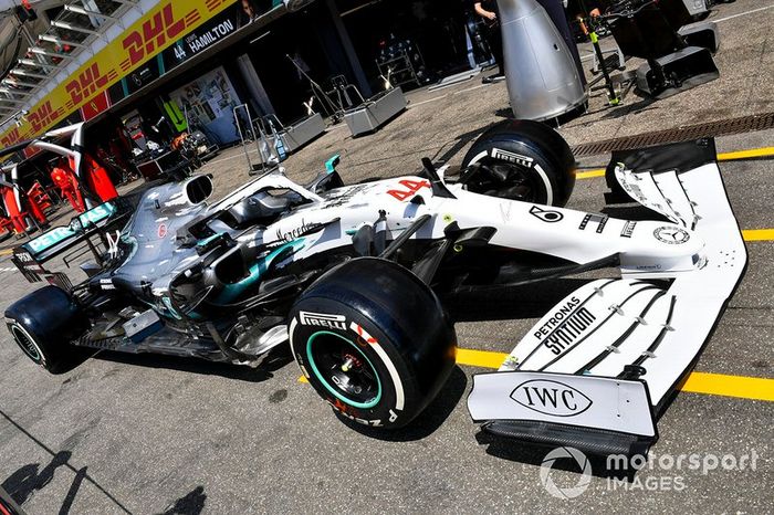 Mercedes AMG F1 W10 con decoración especial por los 125 años en motorsport