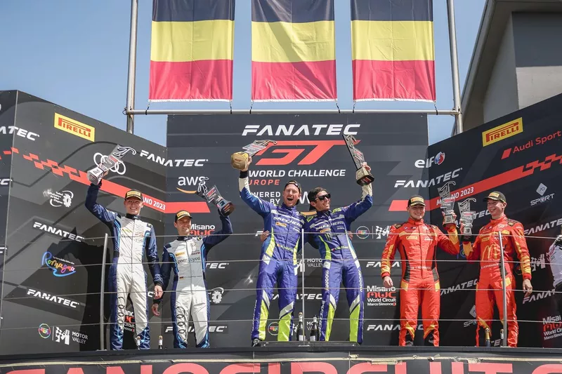 表彰台：優勝 #46チームWRT、BMW M4 GT3：バレンティーノ・ロッシ、マキシム・マルタン、2位 #11 Comtoyou Racing Audi R8 LMS GT3 EVO II：ルーカス・レジェ、クリストファー・ハーゼ、3位 #31 Team WRT BMW M4 GT3：ジャン・バティスト・シンメナウアー、トーマス・ノイバウアー