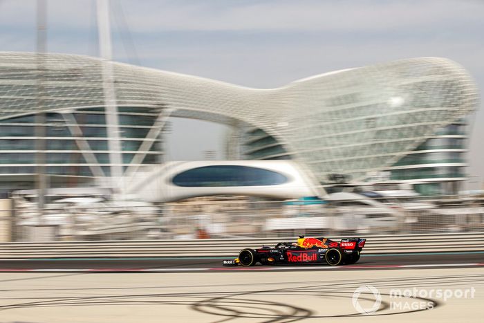 Max Verstappen, Red Bull Racing RB16B 