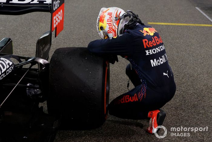 Max Verstappen, Red Bull Racing, 1ª posición, llega al Parc Ferme tras asegurarse el campeonato de pilotos 2021