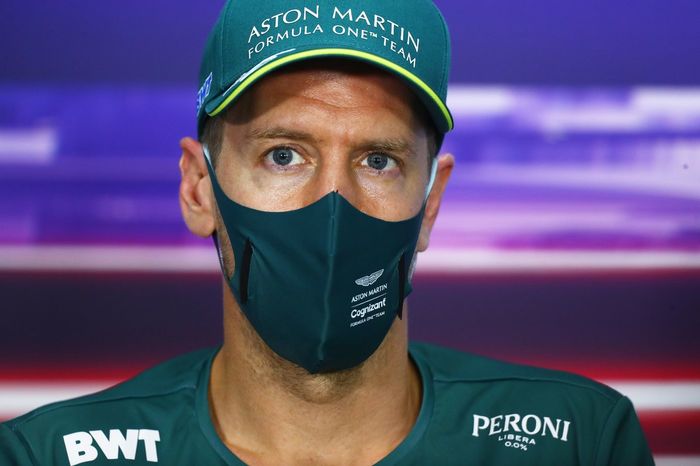 Sebastian Vettel, Aston Martin en la conferencia de prensa
