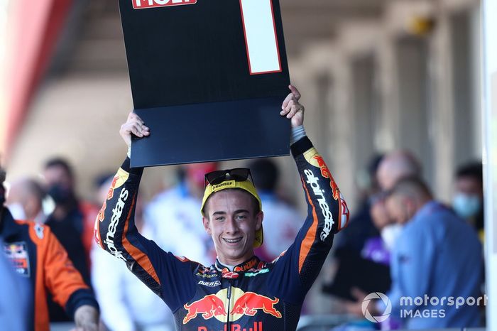 Ganador Pedro Acosta, Red Bull KTM Ajo