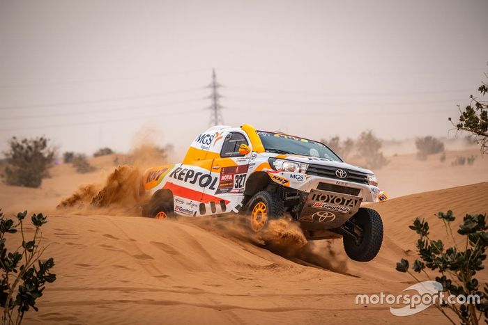 #327 Repsol Rally Team Toyota: Pujol Isidre Esteve, Txema Villalobos