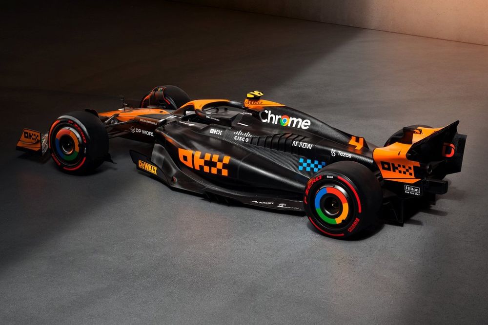 Decoración especial del McLaren MCL60 para el GP de Singapur y GP de Japón 2023 de F1