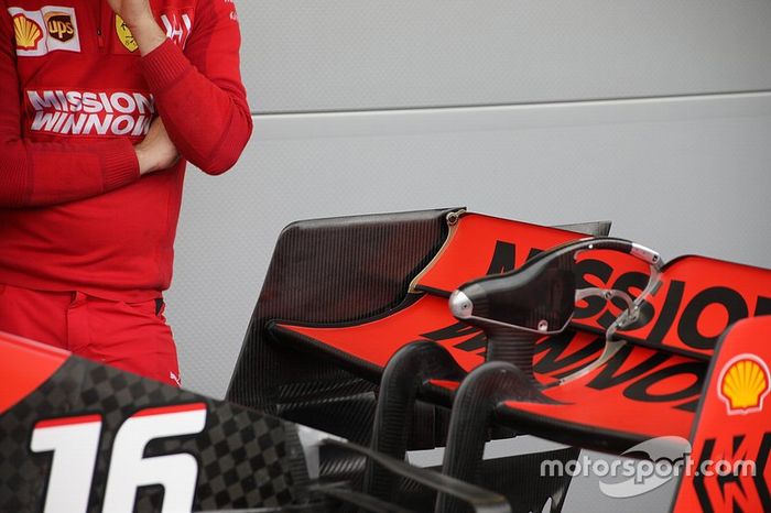 Detalle técnico de Ferrari