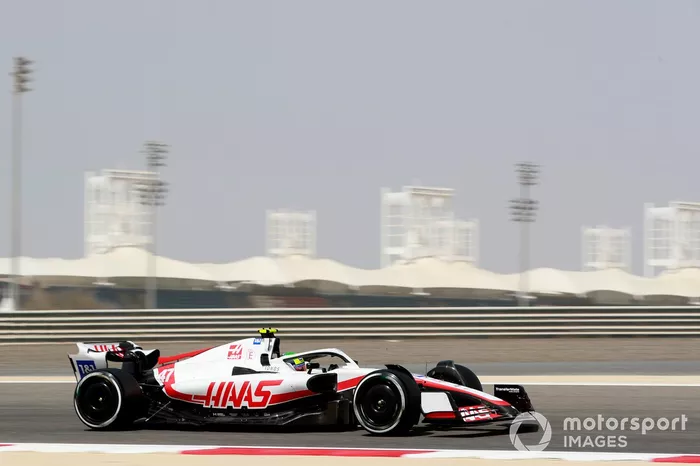 Mick Schumacher, Haas VF-22