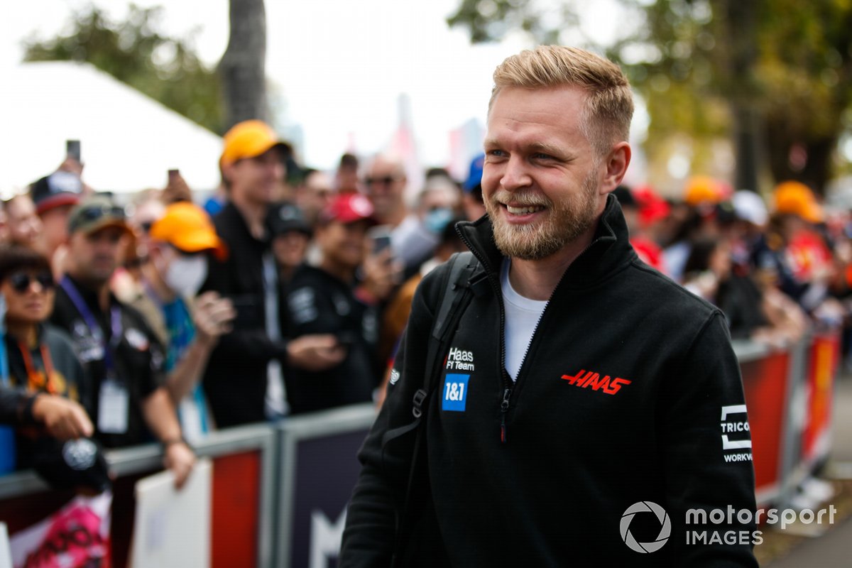 Hasta Magnussen, cuma günkü basın etkinliklerine katılmadı 1 Formula 1 Haberleri - F1 Puan Durumu Kevin Magnussen, Haas F1 Team