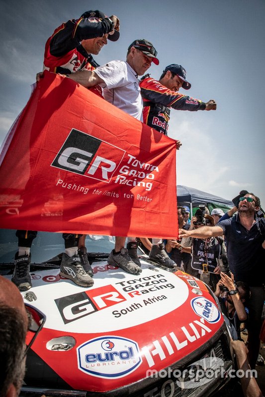 #301 Toyota Gazoo Racing Toyota Hilux: Нассер Аль- Аттія, Маттьйо Бомель