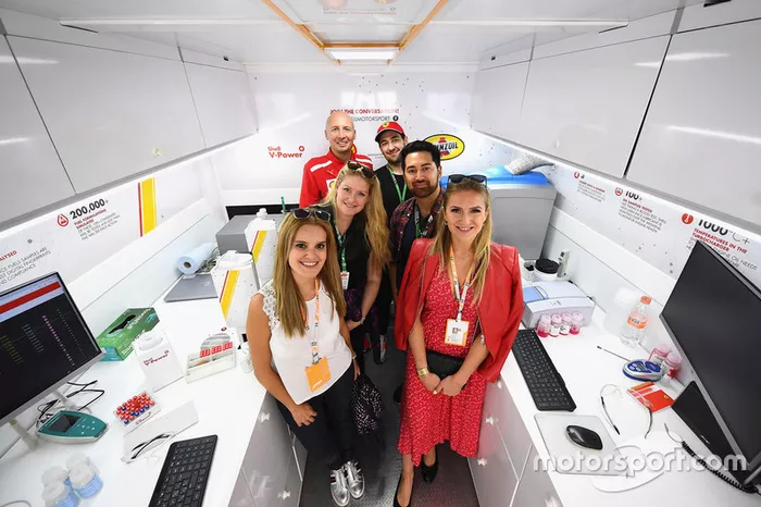 El equipo de Motorsport Network en Shell Track Lab
