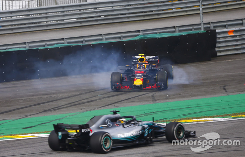 Max Verstappen, Red Bull Racing RB14 y Esteban Ocon, Force India VJM11
